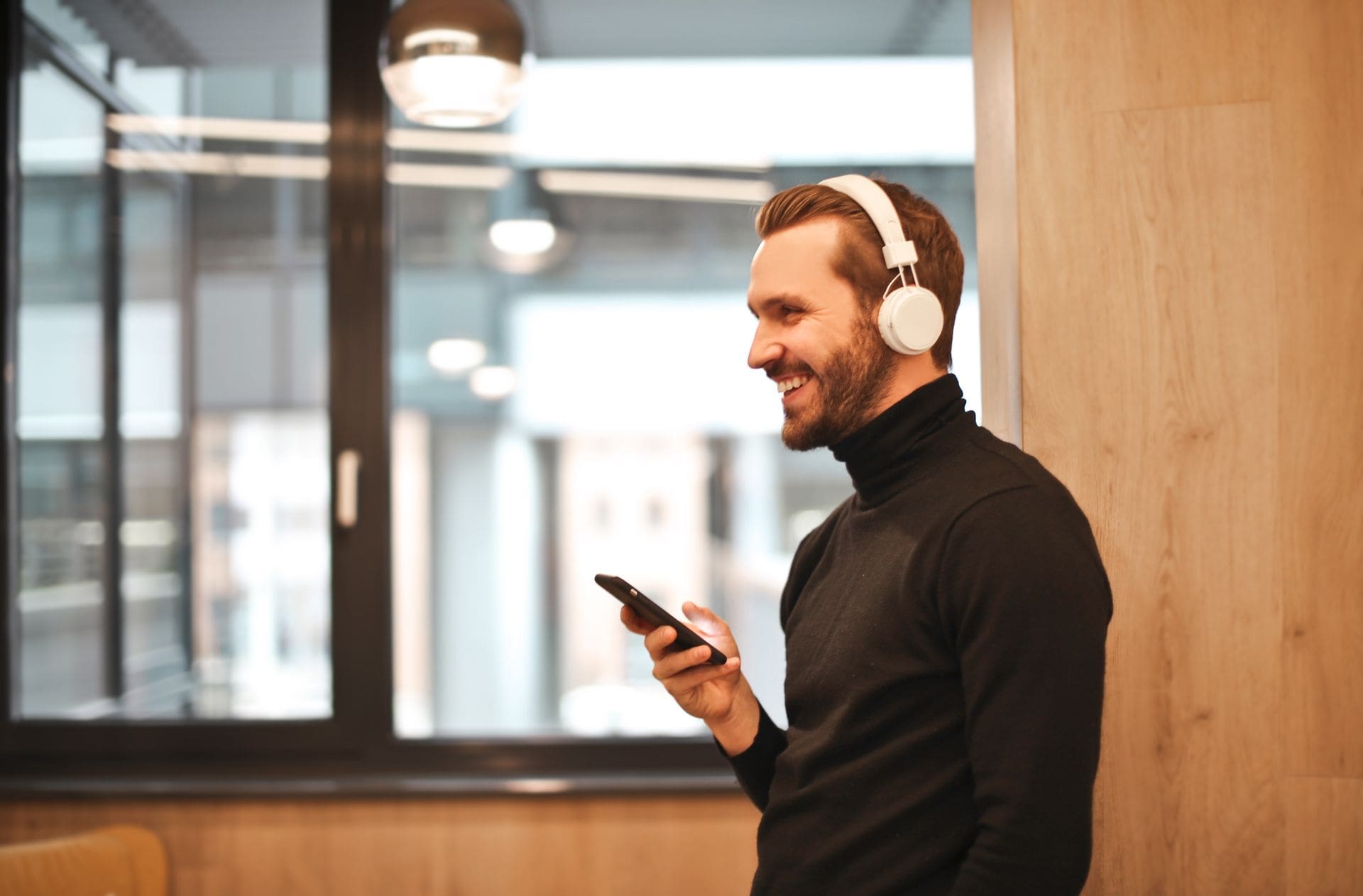pexels-olly-3479178 streaming apps